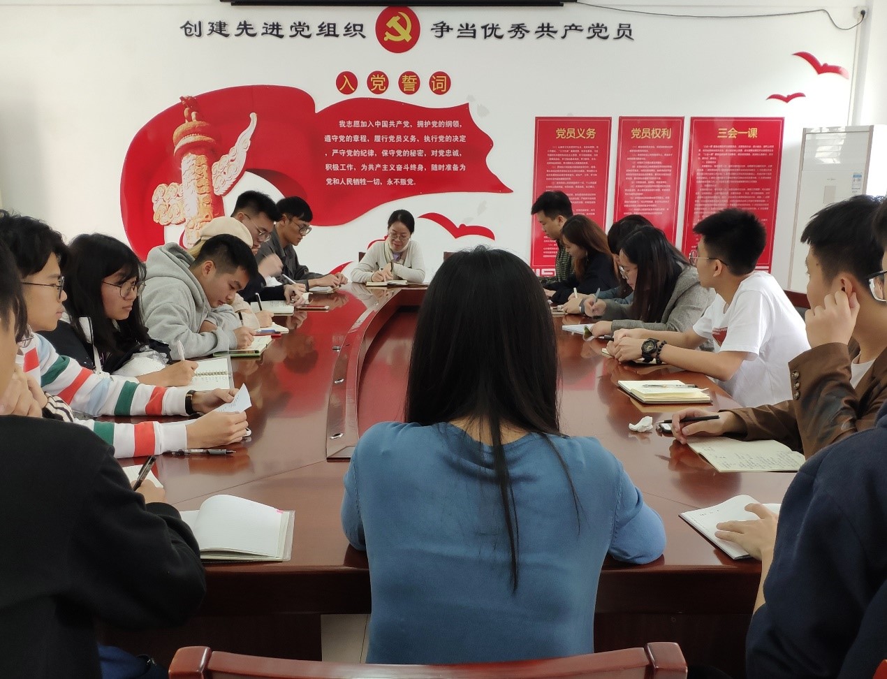 争做“四有好学生”推动学生工作上新台阶——js3845金沙线路召开新学期第一次学生干部会议