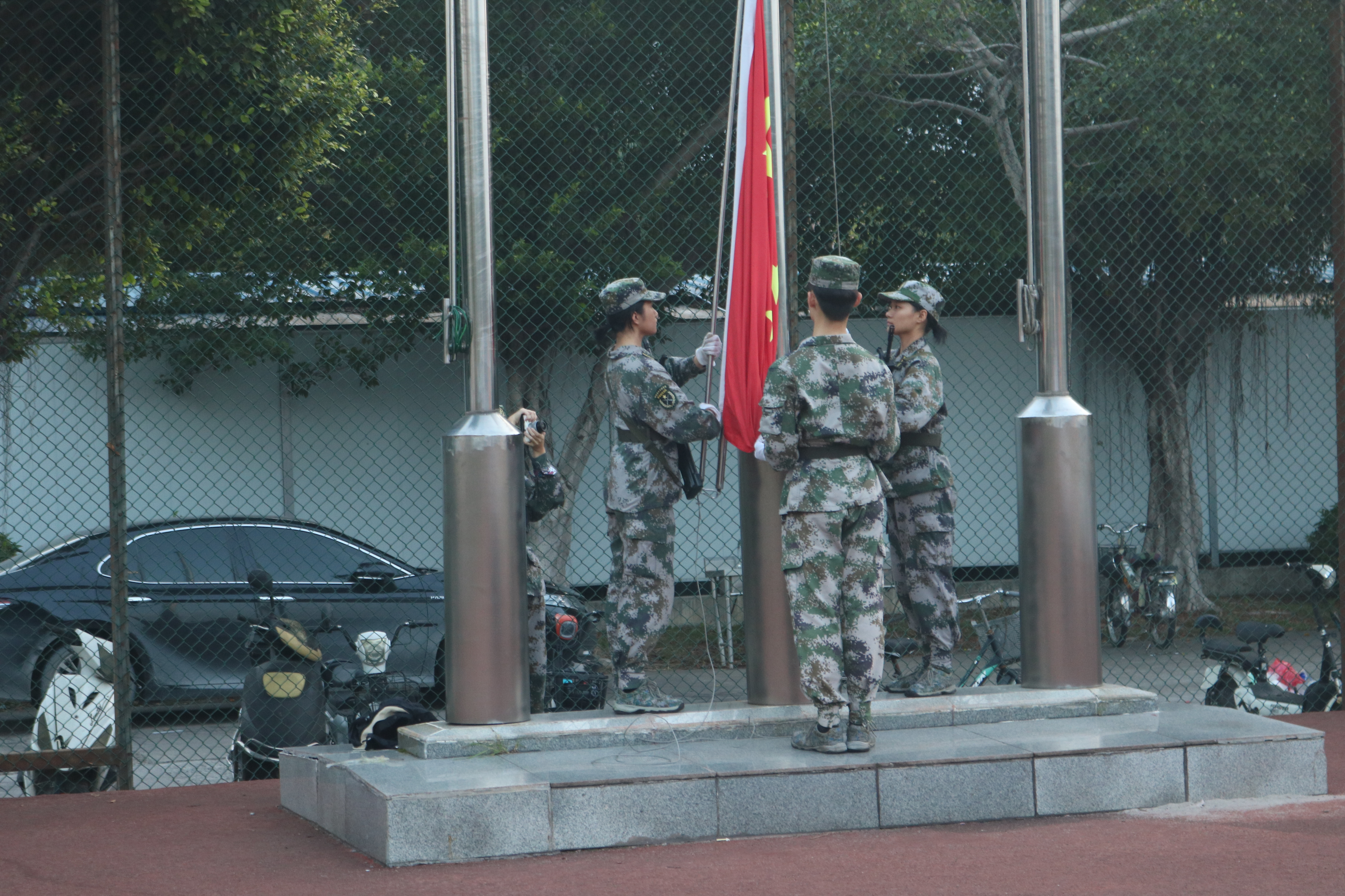 js3845金沙线路举行升旗仪式
