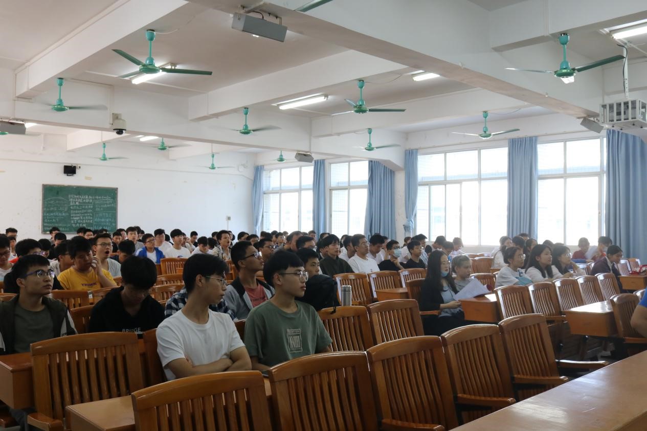行而不辍 未来可期——js3845金沙线路新生专业教育会顺利举行