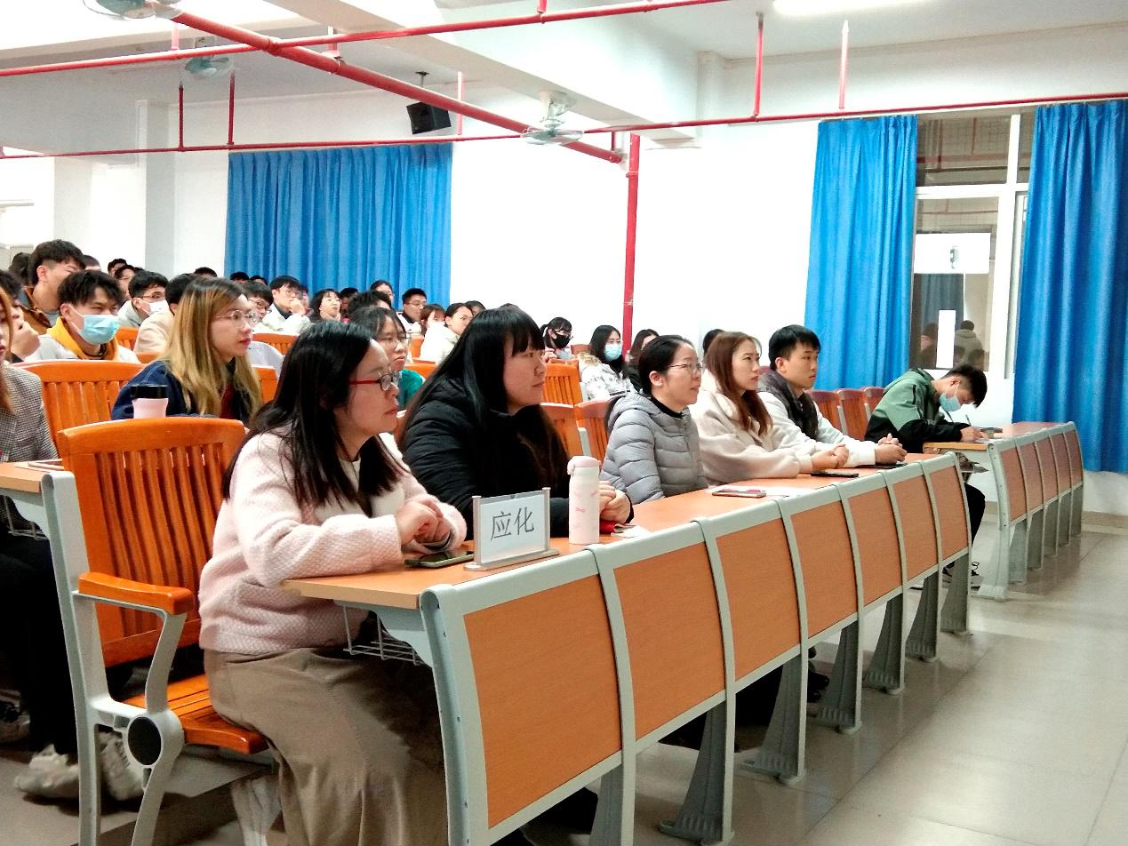 学习卢永根同志先进事迹——js3845金沙线路学生党支部专题党课圆满结束